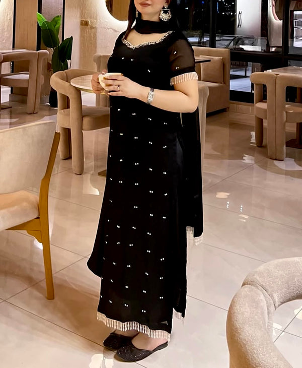 DRESS CODE: BLACK OPAL