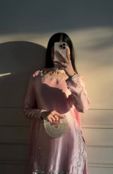 DRESS CODE: POWDER PINK