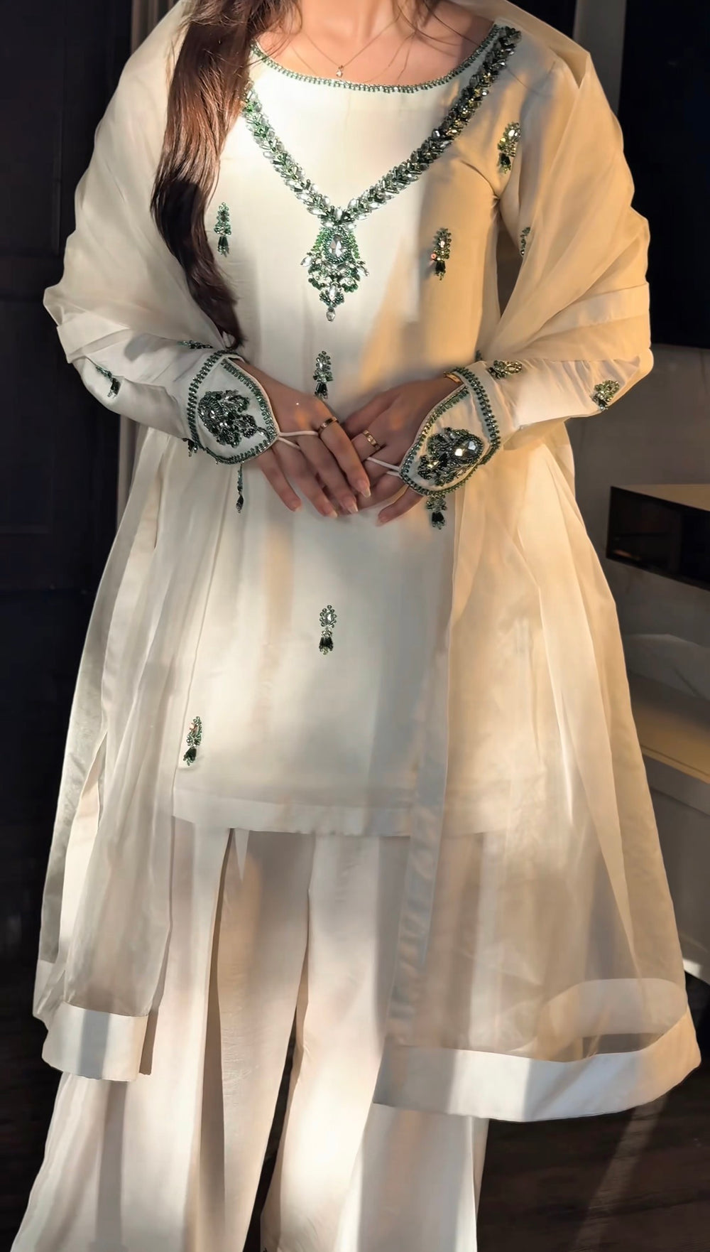 DRESS CODE: Emerald Swan