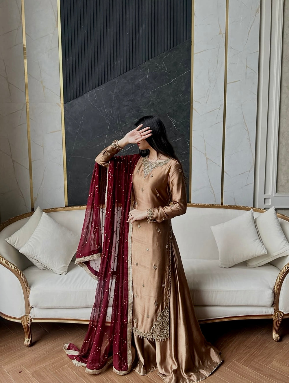 DRESS CODE: ROSEWOOD MUSE