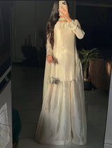 DRESS CODE: PEARL WHITE