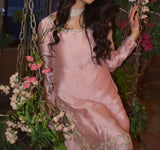 DRESS CODE: POWDER PINK