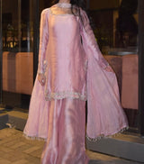 DRESS CODE: POWDER PINK