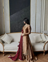 DRESS CODE: ROSEWOOD MUSE