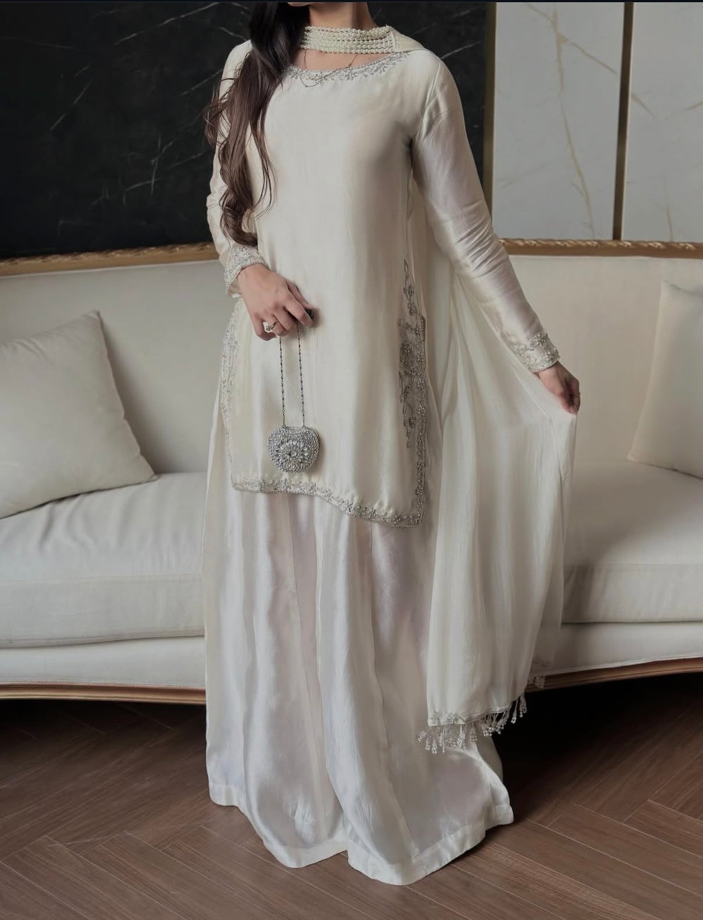 DRESS CODE: PEARL WHITE