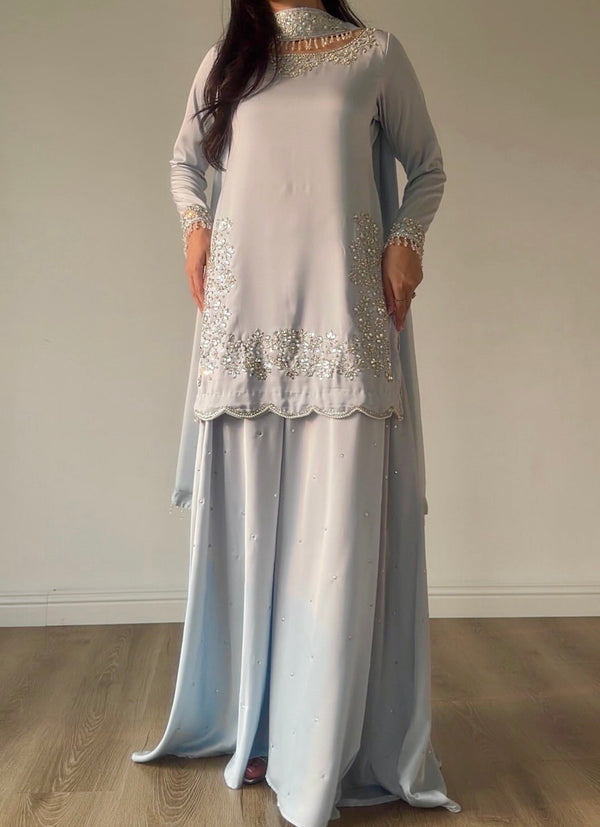 DRESS CODE: ICE BLUE