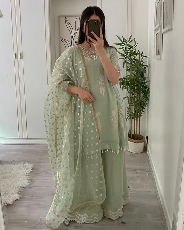 DRESS CODE: SAGE GREEN