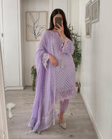 DRESS CODE: LAVENDER