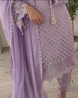 DRESS CODE: LAVENDER